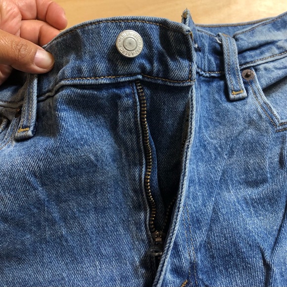 Abercrombie & Fitch High Rise Mom Jean Size 30/10. - Picture 7 of 13